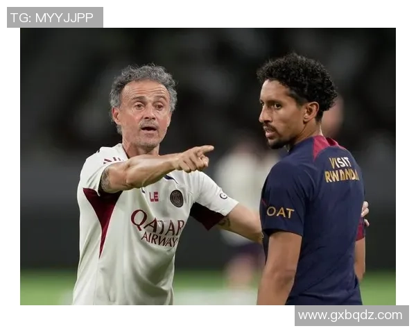 友谊赛巴黎圣日耳曼与AC米兰战平红牌事件引发全场热议