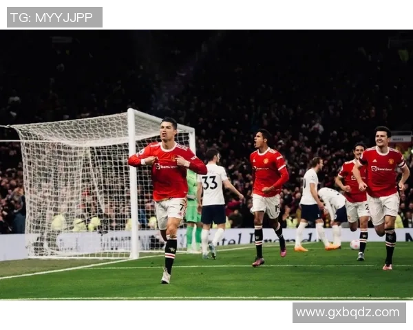 友谊赛AC米兰大胜曼联帽子戏法引发争议判罚全场沸腾