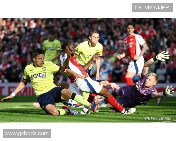 阿森纳惊险逆转利物浦4-3精彩瞬间引发全场狂欢分析