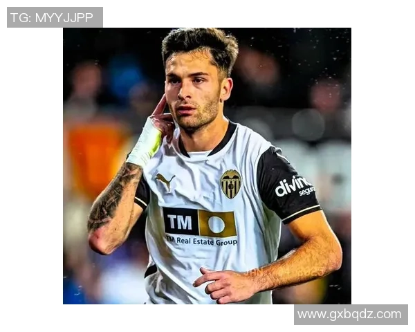 中超激战皇马逆转波尔图红牌争议引发全场热议与战术分析 中超激战皇马逆转波尔图红牌争议引发全场热议与战术分析