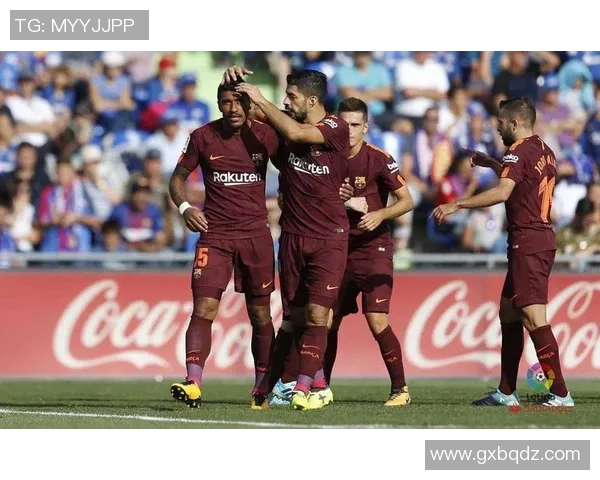 中超激战巴萨险胜里昂神扑瞬间点燃全场激情 中超激战巴萨险胜里昂神扑瞬间点燃全场激情