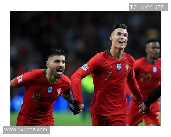 世界杯经典对决巴萨逆转曼联争议判罚引发全场热议