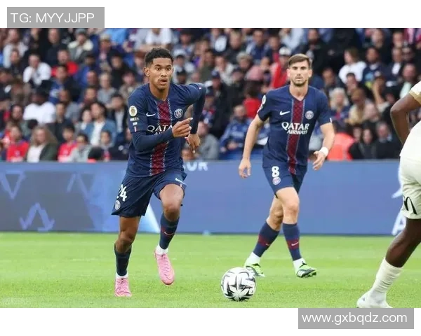 意甲激战巴黎圣日耳曼4-0曼城十大精彩进球回顾引爆全场激情