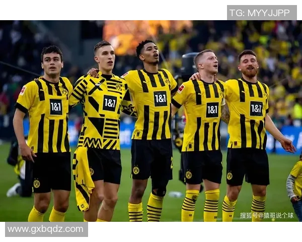 西甲精彩对决那不勒斯与多特蒙德激战成平乌龙球引发全场狂欢 西甲精彩对决那不勒斯与多特蒙德激战成平乌龙球引发全场狂欢