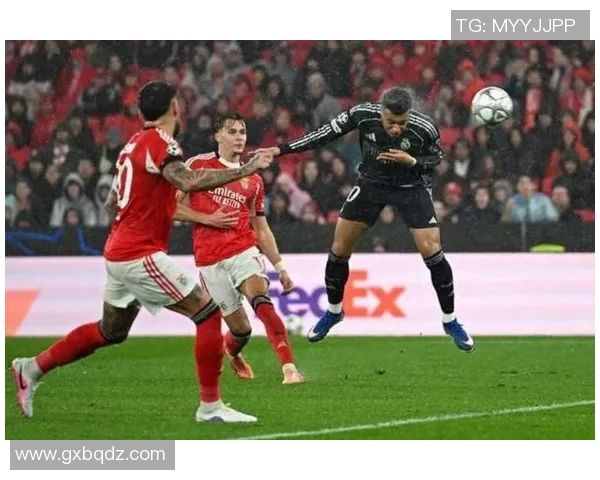 友谊赛激战莱比锡与本菲卡平局红牌争议引发全场热议