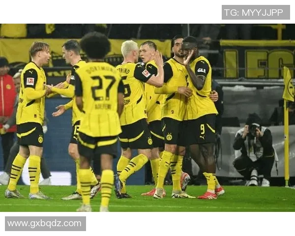 德甲激战：多特蒙德大胜AC米兰红牌事件引发全场热议与转会传闻